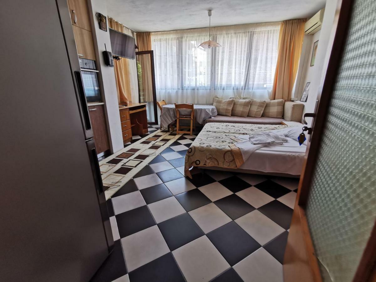 Guest House Liliya ソゾポル エクステリア 写真